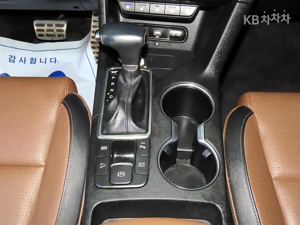 2021 - kia sportage