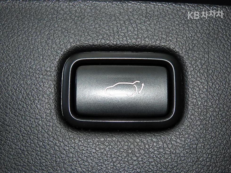 2021 - kia sportage
