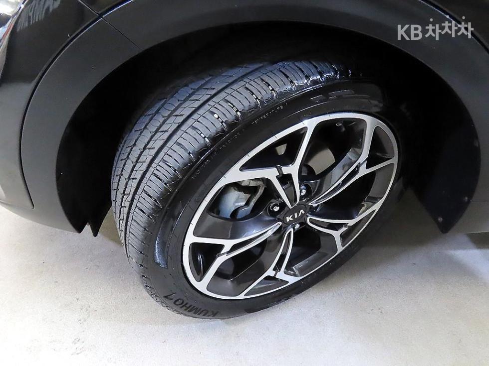2021 - kia sportage