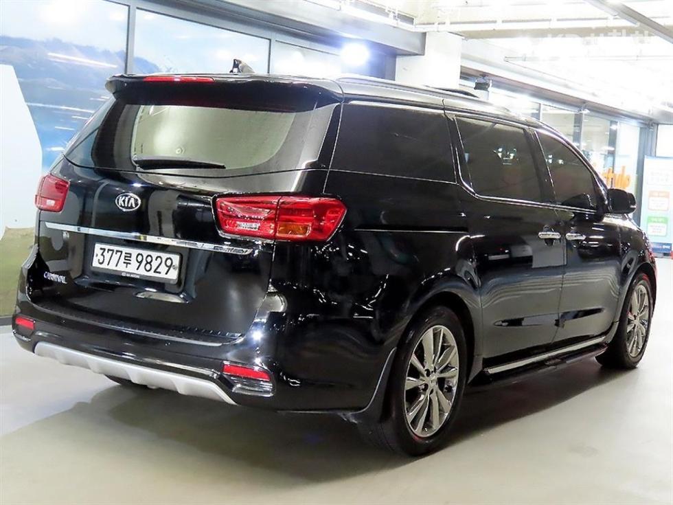 2020 - kia carnival