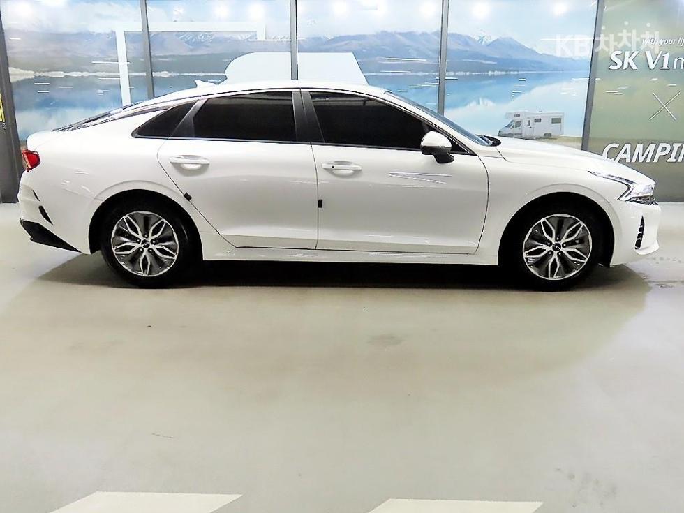 2022 - kia k5