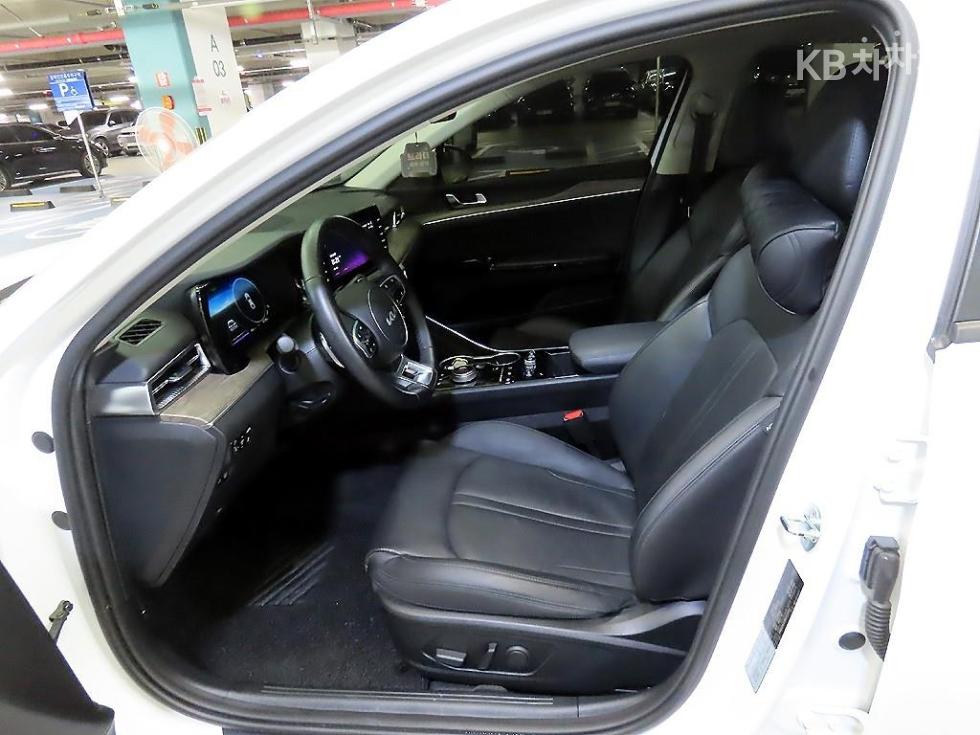 2022 - kia k5