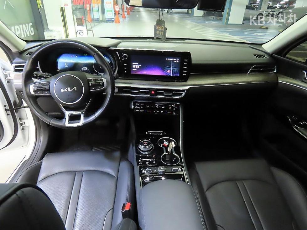 2022 - kia k5