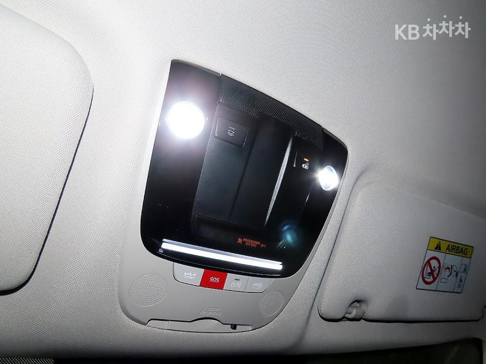 2022 - kia k5