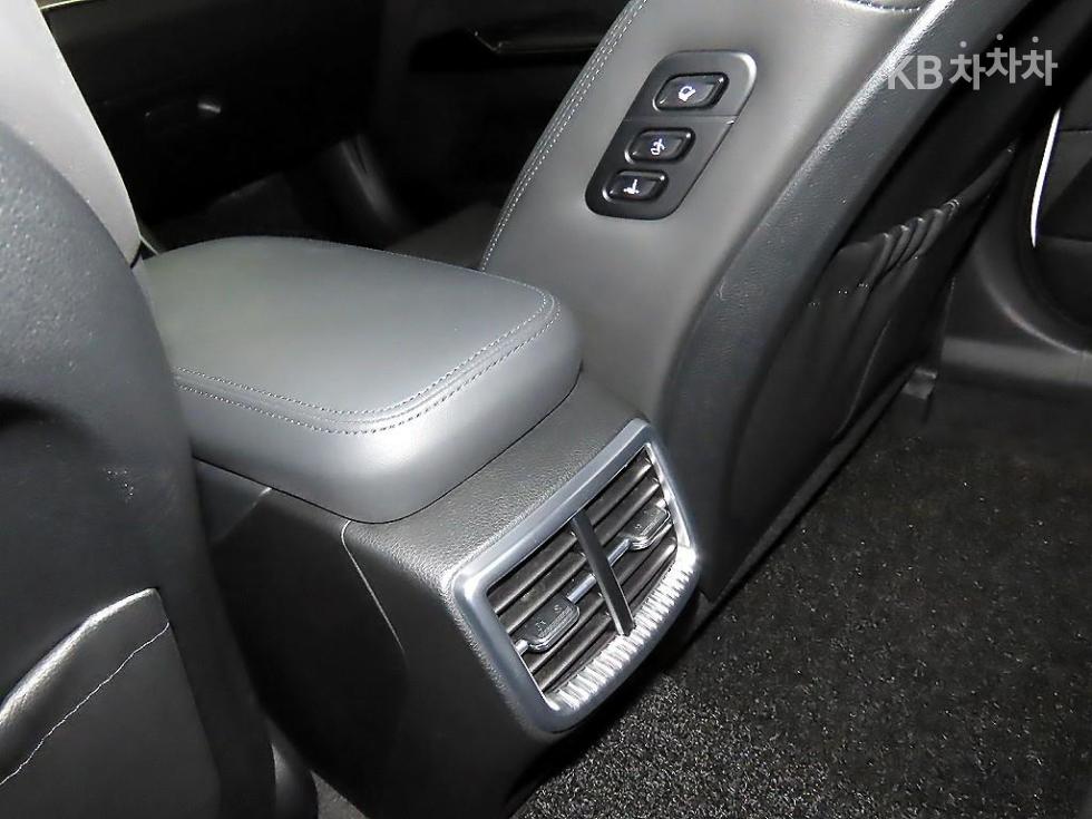 2022 - kia k5