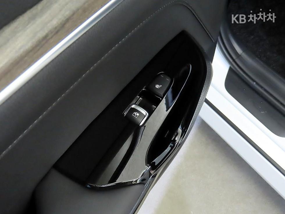 2022 - kia k5