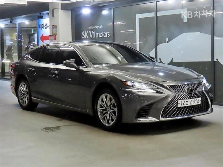 Lexus LS 500 AWD LUXURY 2