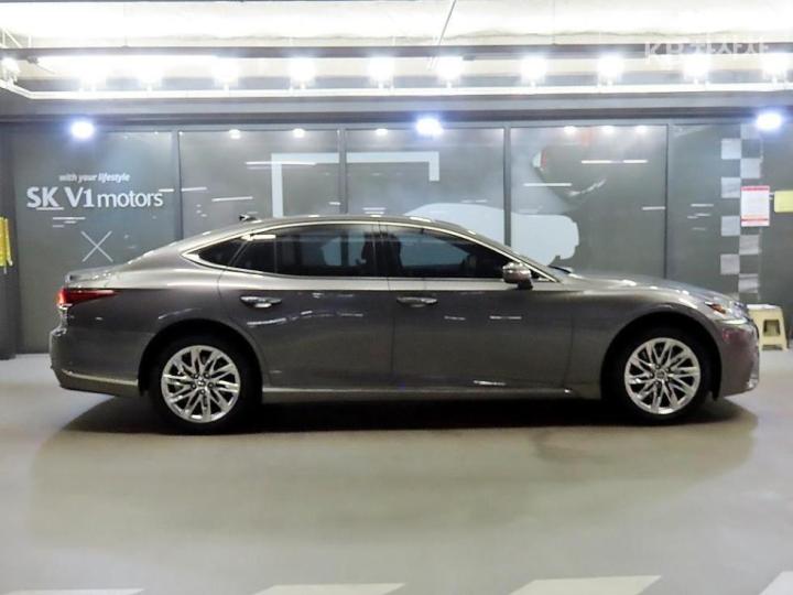 Lexus LS 500 AWD LUXURY 4