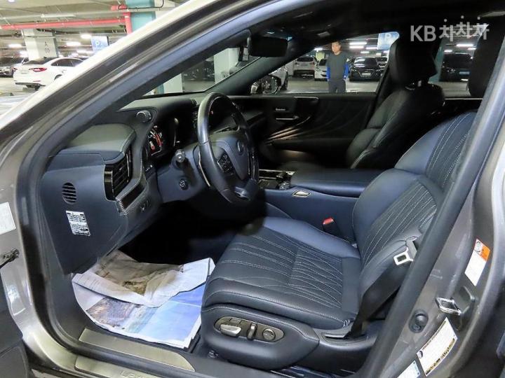 Lexus LS 500 AWD LUXURY 7