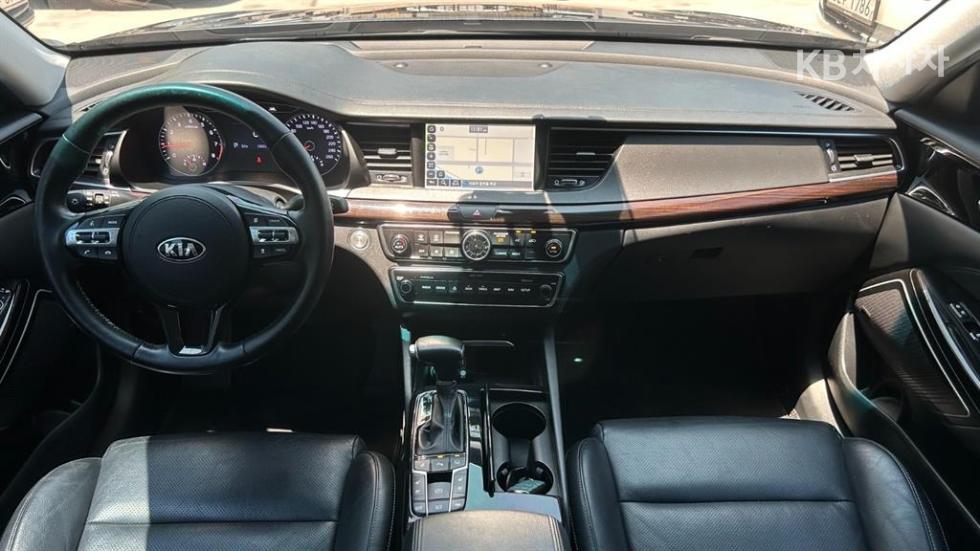 2019 - kia k7