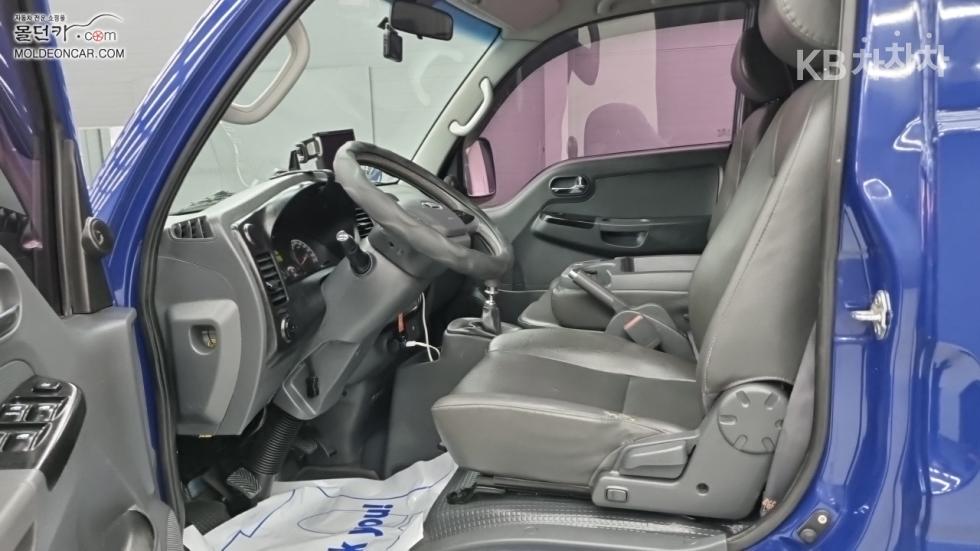 2016 - kia bongo iii