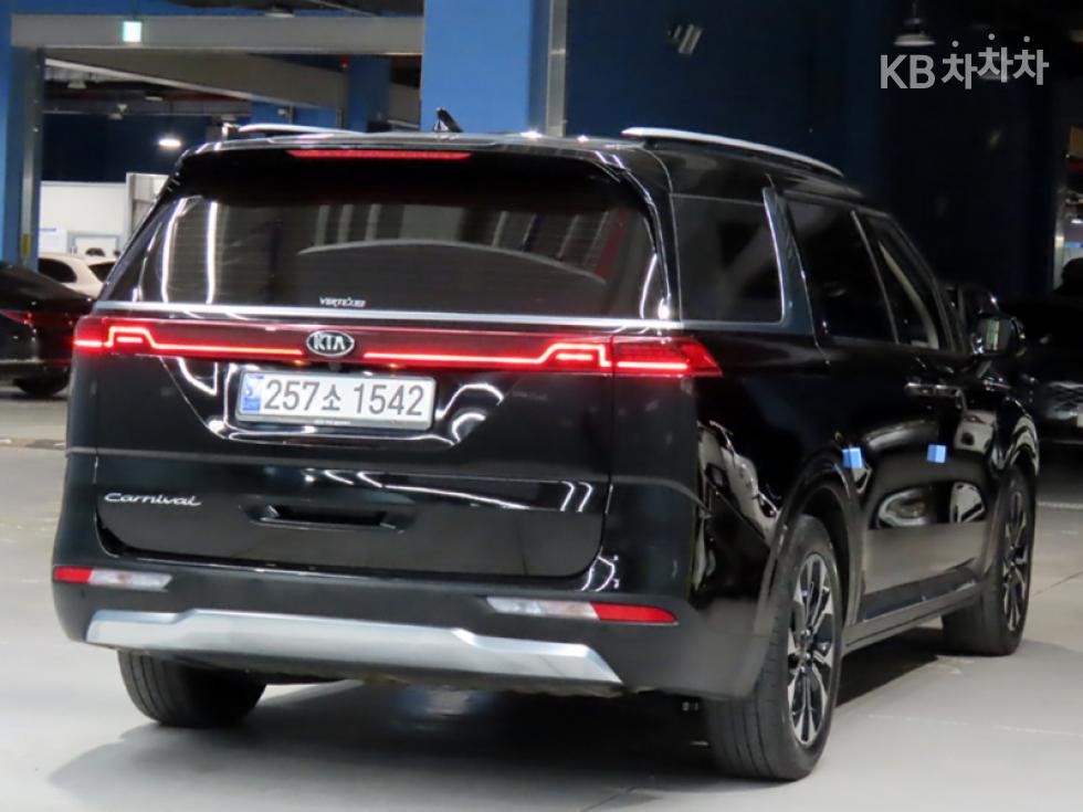 2021 - kia carnival