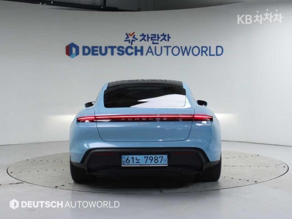 2023 - porsche taycan