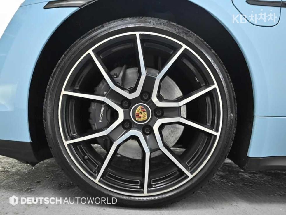 2023 - porsche taycan