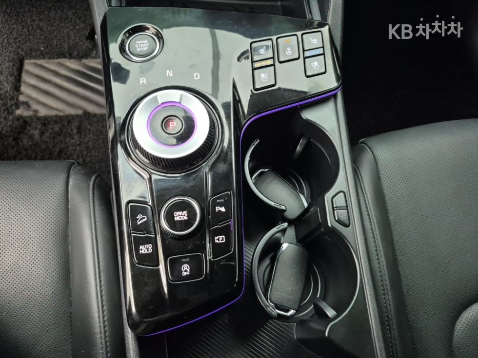 2023 - kia sportage
