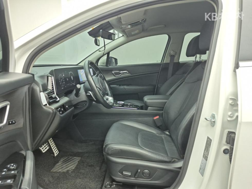 2023 - kia sportage