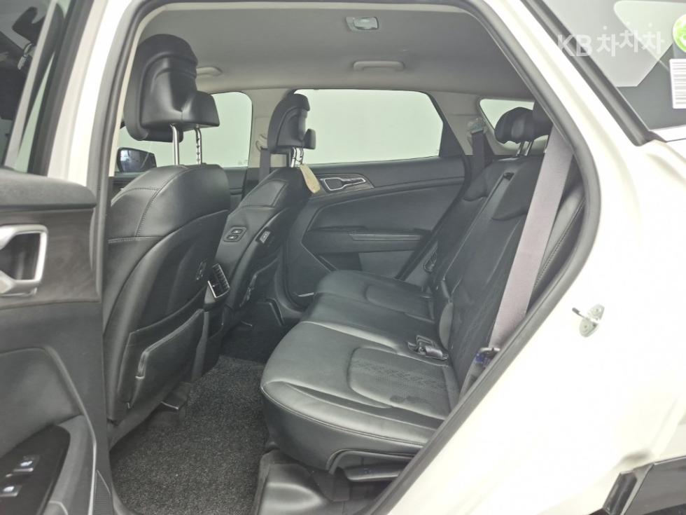 2023 - kia sportage