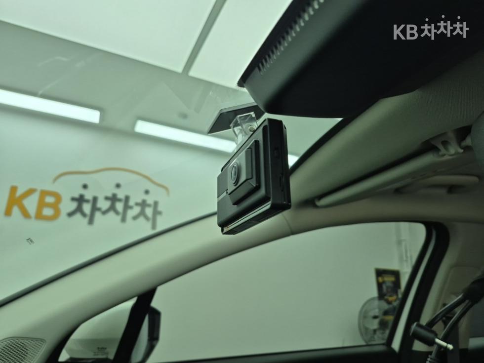 2023 - kia sportage
