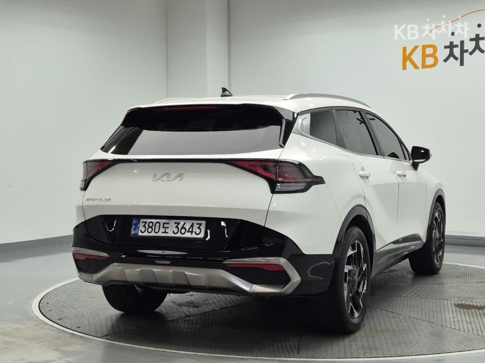 2022 - kia sportage
