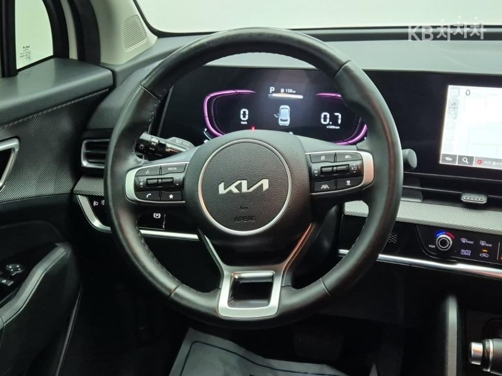 2022 - kia sportage