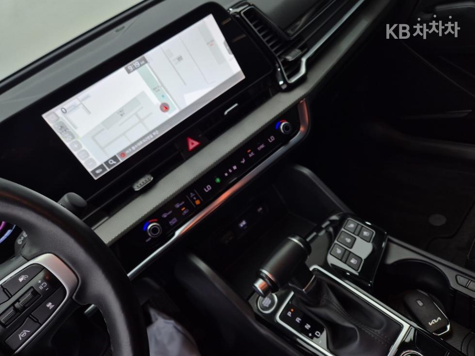 2022 - kia sportage