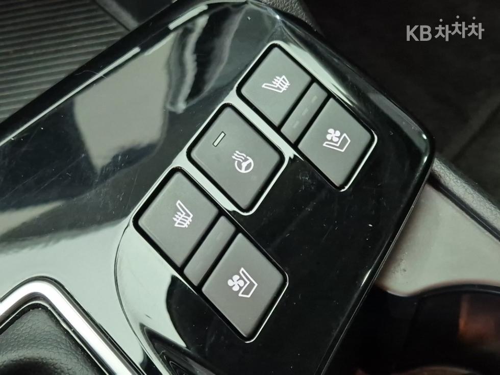 2022 - kia sportage