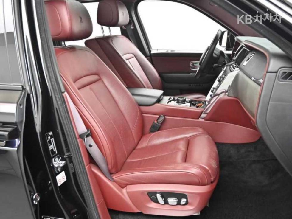 Rolls-Royce Cullinan — miniaturë 10
