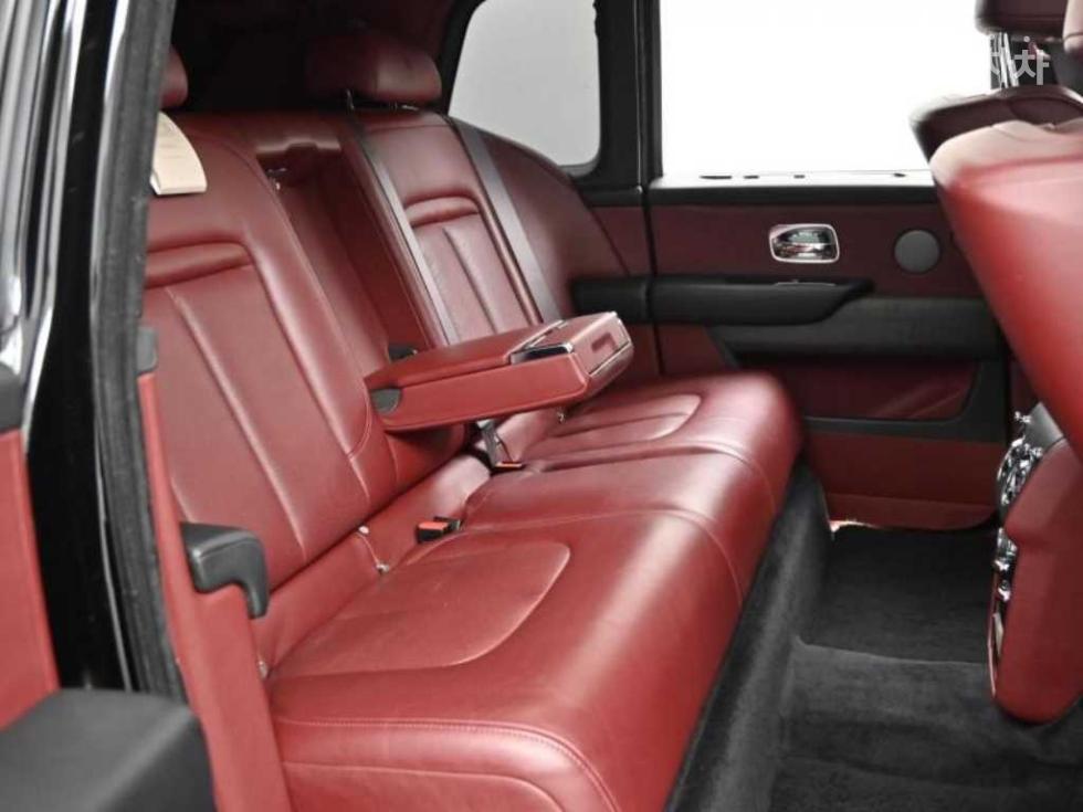 Rolls-Royce Cullinan — miniaturë 12