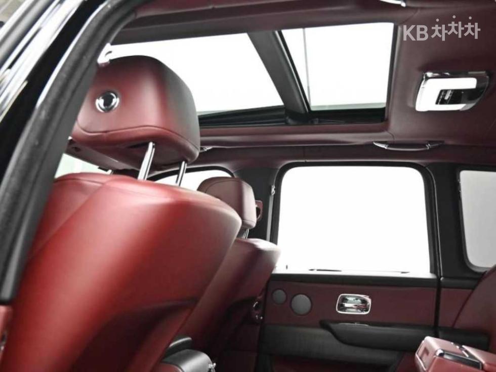 Rolls-Royce Cullinan — miniaturë 18