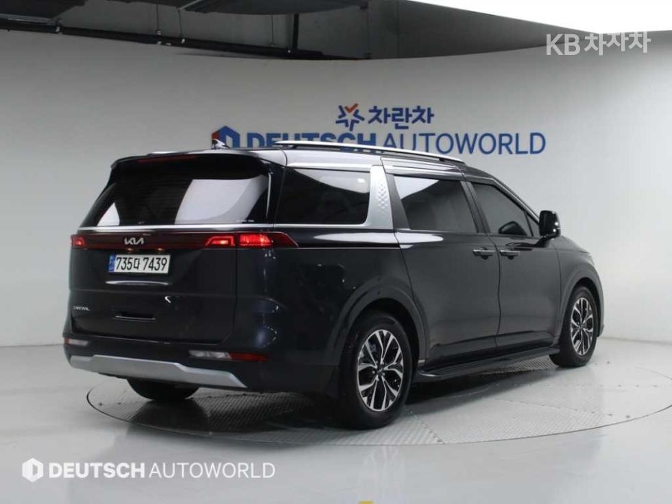 2023 - kia carnival