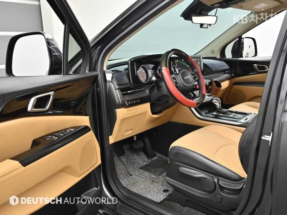2023 - kia carnival