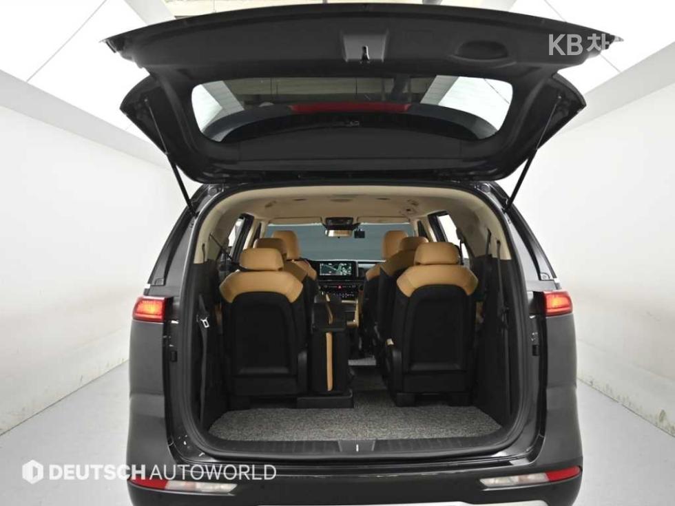 2023 - kia carnival