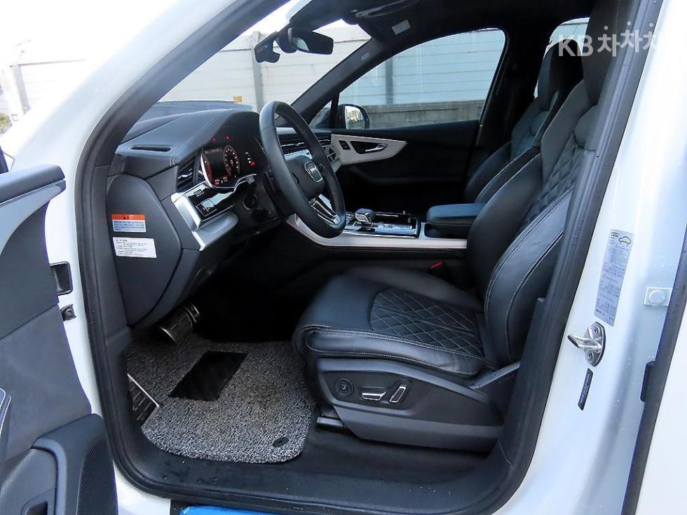 2023 - audi q7