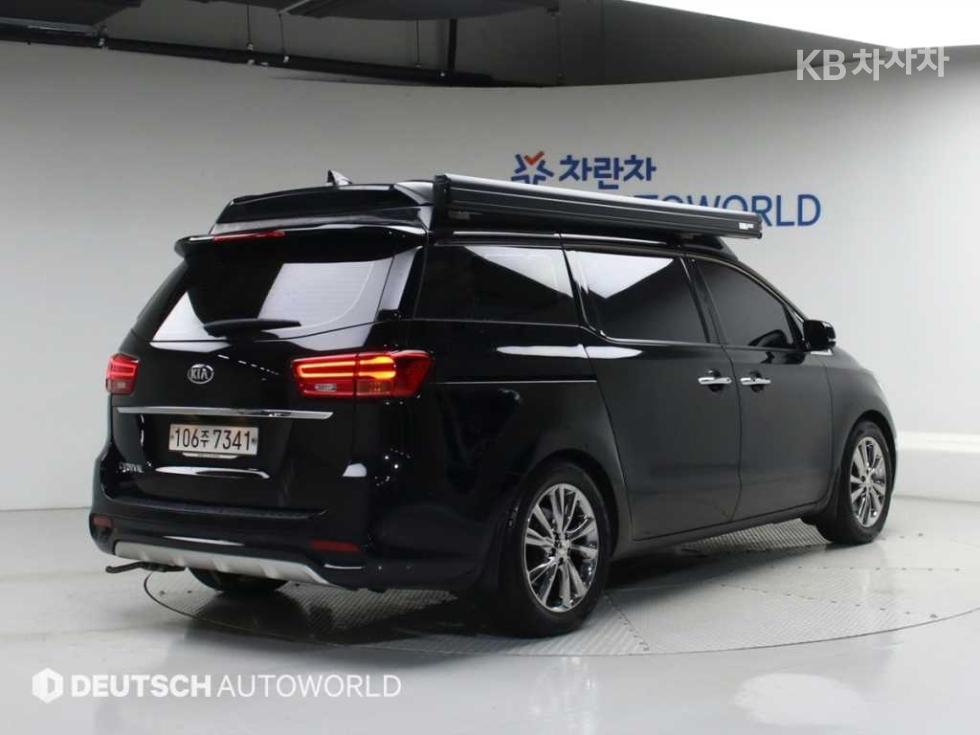 2020 - kia carnival