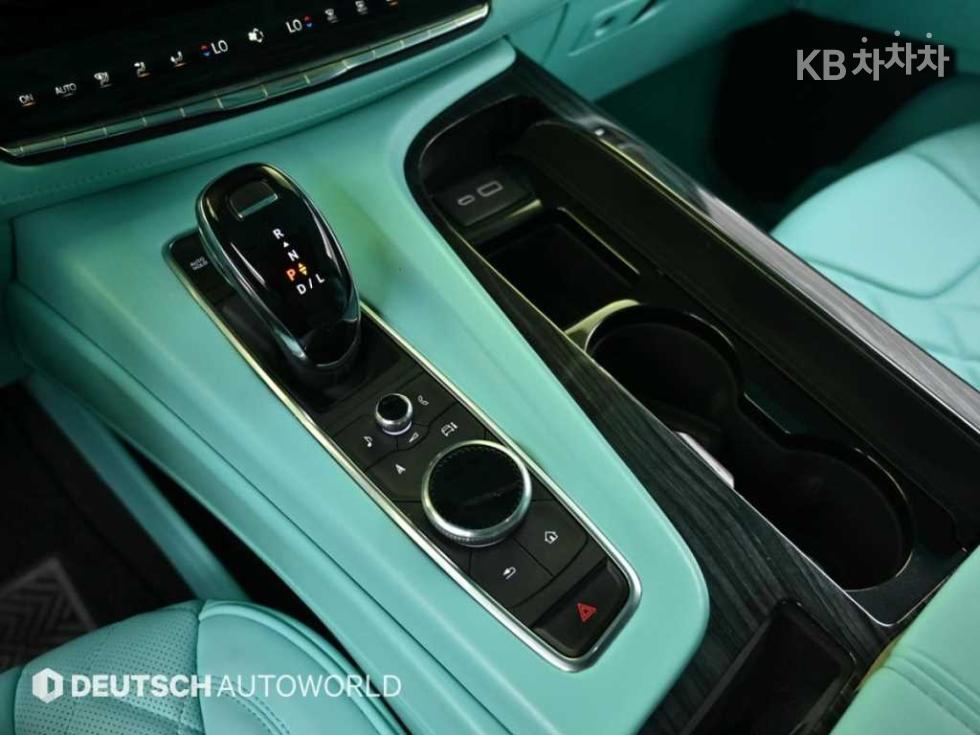 Cadillac Escalade — miniaturë 9