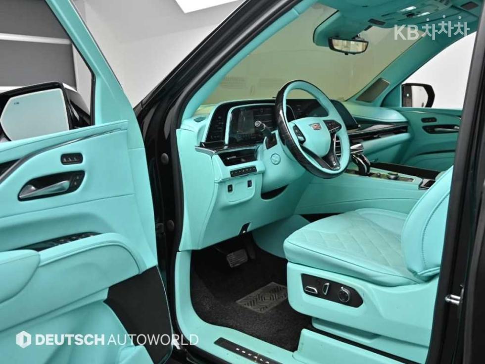 Cadillac Escalade — miniaturë 11
