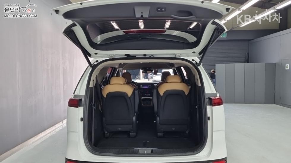 2023 - kia carnival