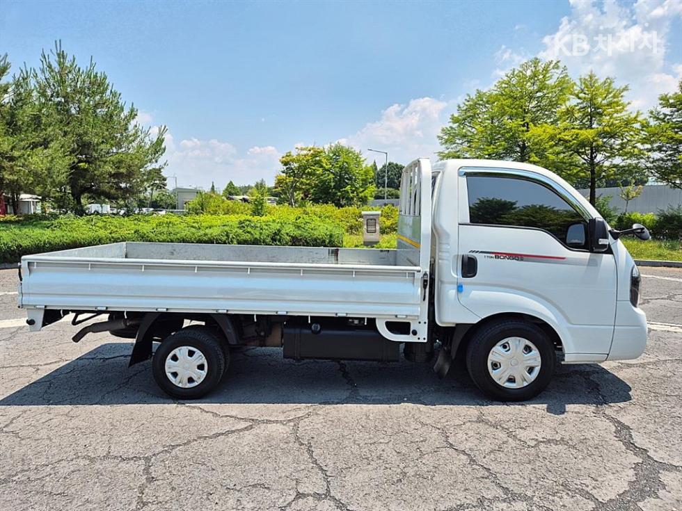 2017 - kia bongo iii