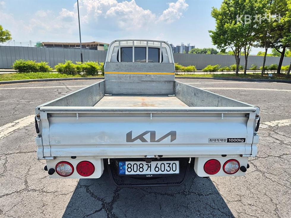 2017 - kia bongo iii