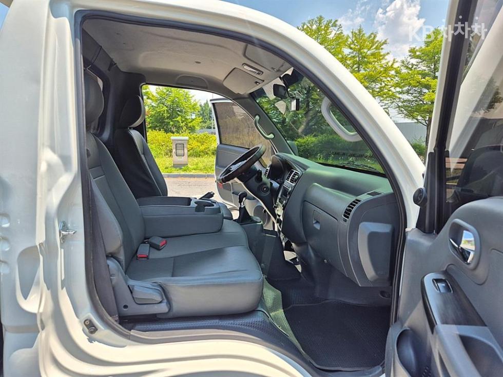 2017 - kia bongo iii