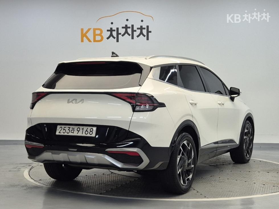 2022 - kia sportage