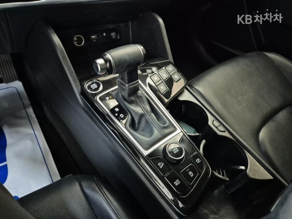2022 - kia sportage