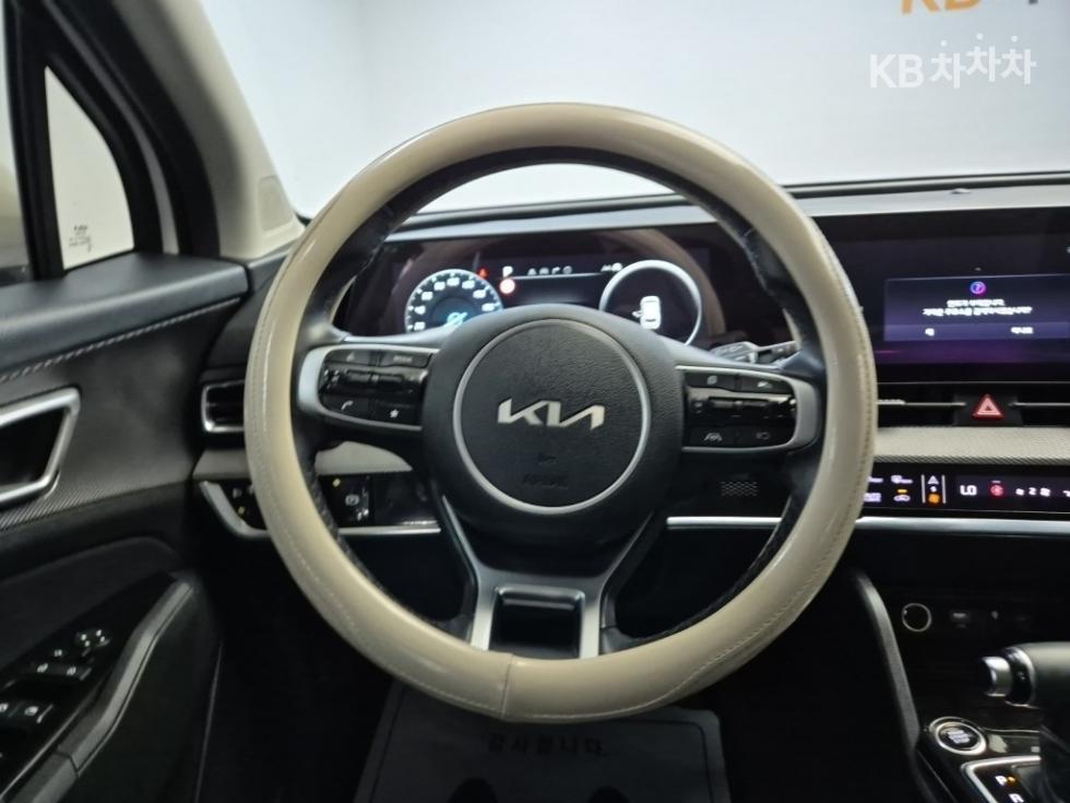 2022 - kia sportage