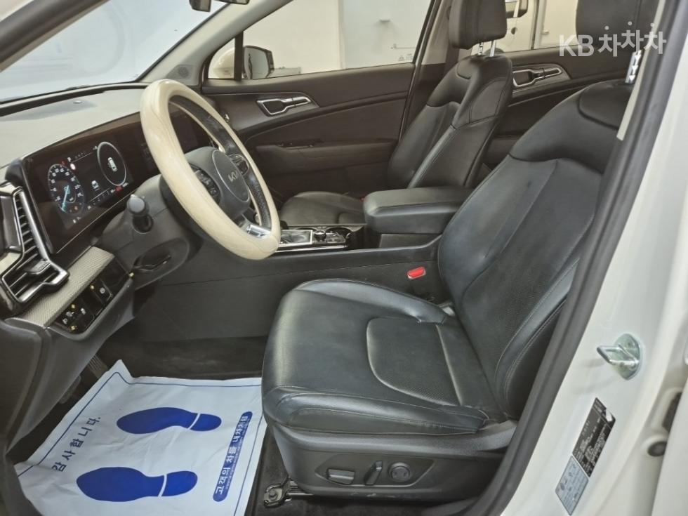 2022 - kia sportage