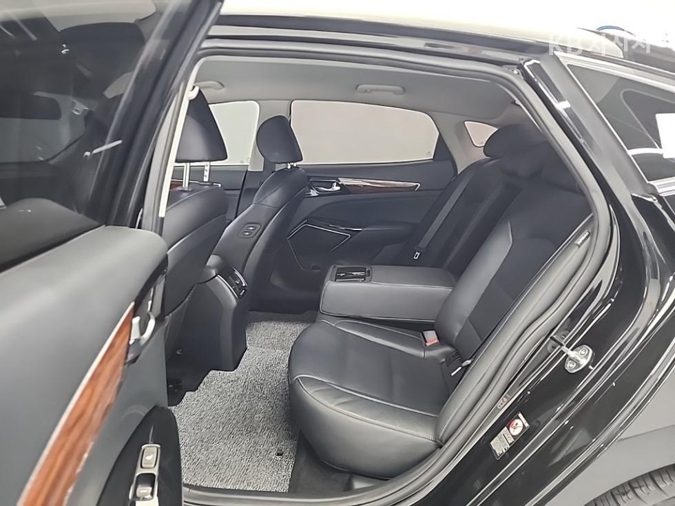 2017 - kia k7