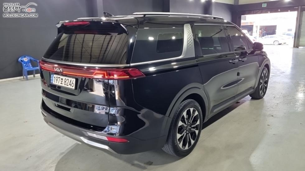 2023 - kia carnival