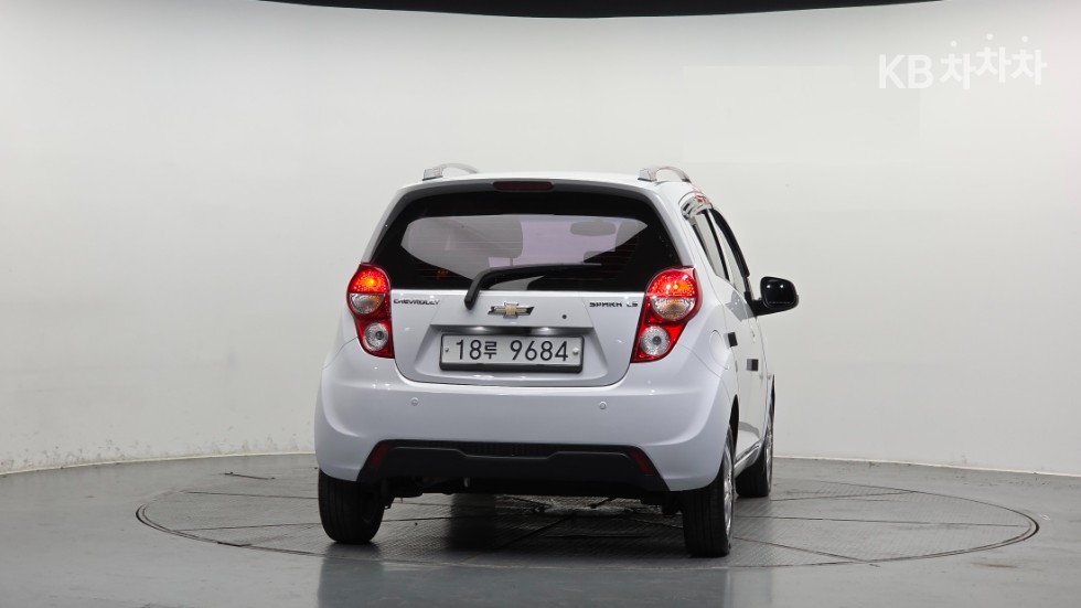 Chevrolet Spark — miniaturë 4