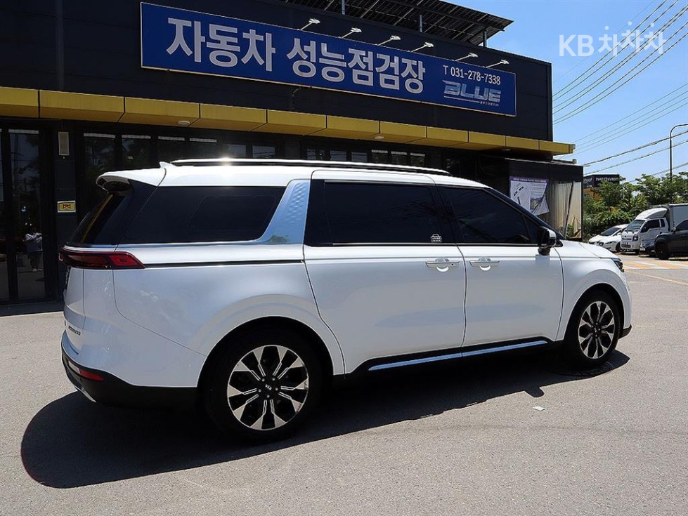 2021 - kia carnival