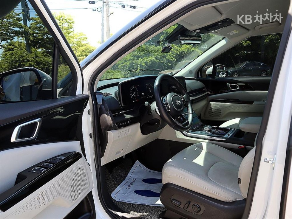 2021 - kia carnival