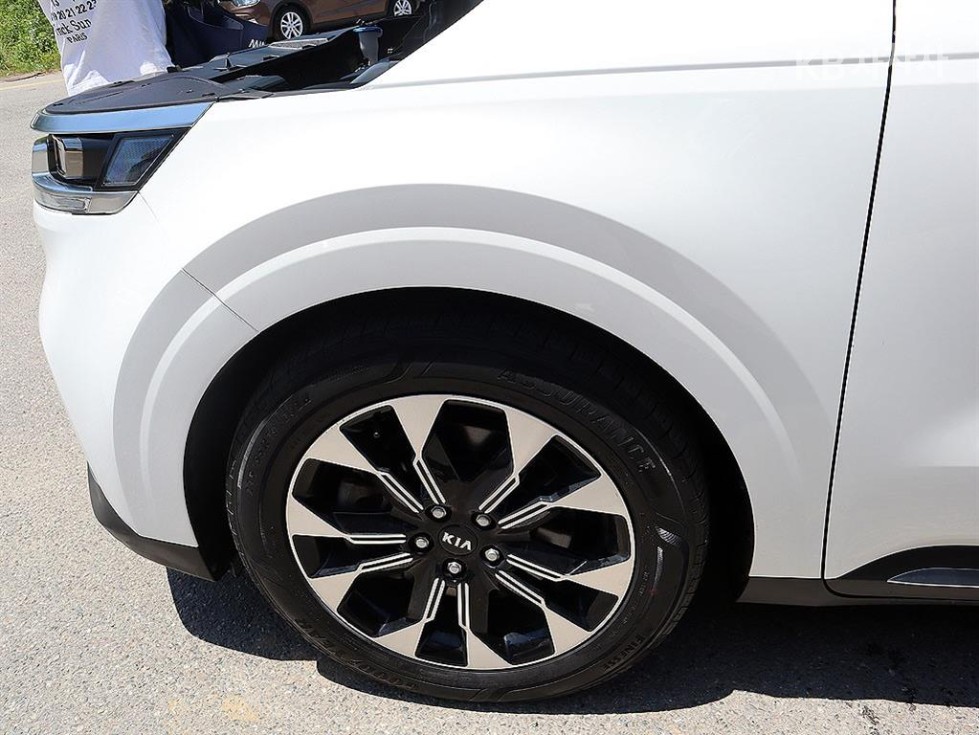2021 - kia carnival
